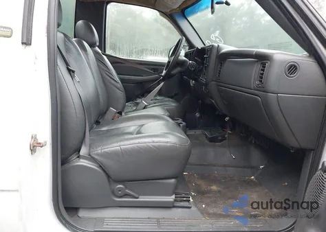 2005 Chevrolet Silverado 2500Hd Work Truck z USA, uszkodzony, nr VIN 1GCHK24U75E302563